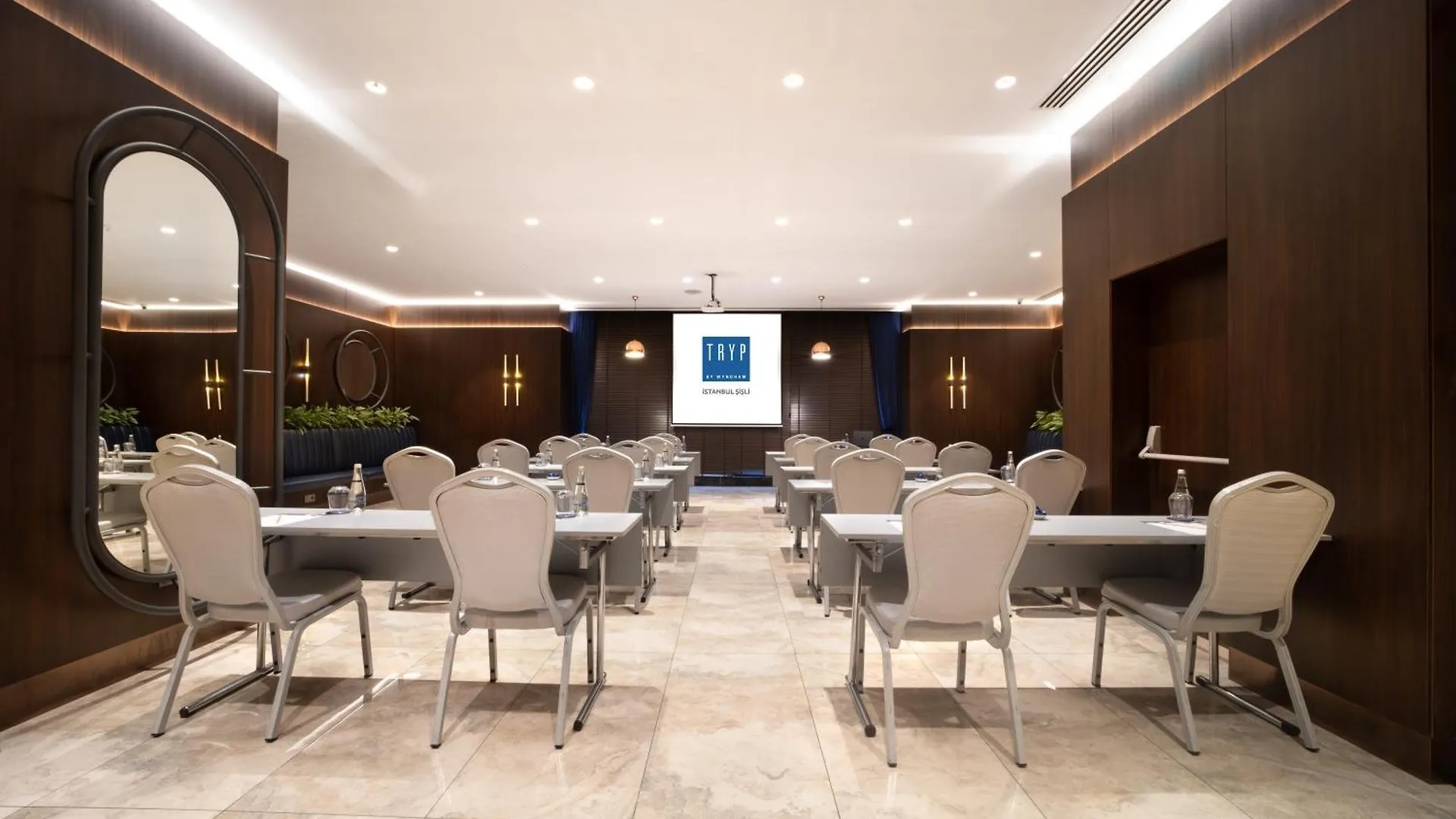 Tryp By Wyndham Istanbul Sisli Hotel