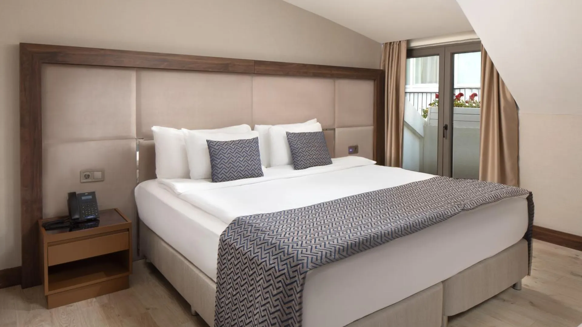 Tryp By Wyndham Istanbul Sisli Hotel